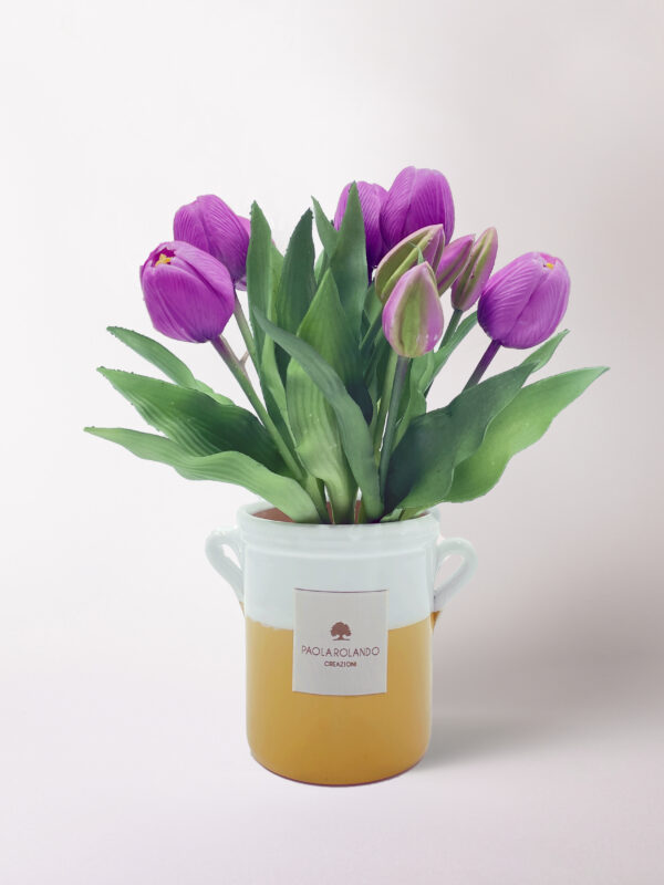 Tulipani artificiali in anfora Mediterranea