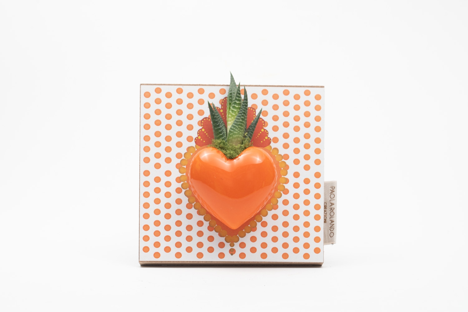 Pianta grassa in cuoricino di ceramica su quadro decorato 13,5x14 Pois